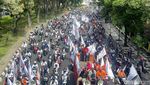 Arus Lalu Lintas Tersendat Imbas Demo Buruh di Surabaya