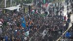 Demo Depan DPR Ricuh, Massa Dipukul Mundur Polisi