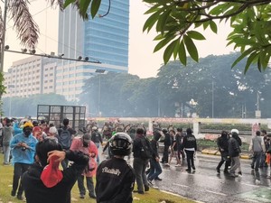 Tol Tomang-Pejompongan Macet Imbas Demo, Sejumlah Gerbang Tol Ditutup