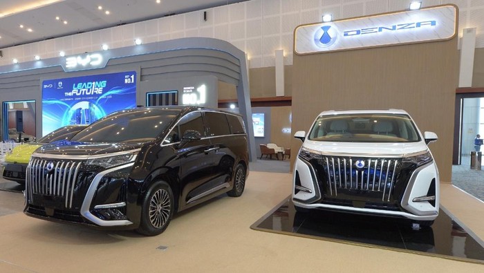 Denza D9 diperkenalkan di GIIAS Surabaya 2025
