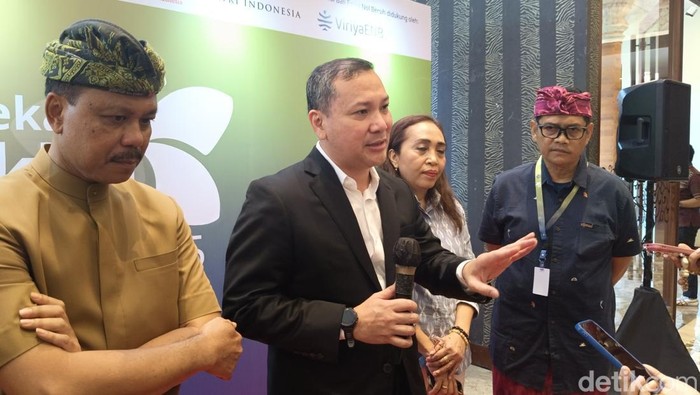 Deputi Bidang Koordinasi Infrastruktur Dasar Kemenko IPK Rachmat Kaimuddin dalam acara Forum Investasi Iklim 2025 di Sanur, Denpasar, Bali pada Kamis (28/8/2025). (Ni Made Lastri Karsiani Putri-detikBali)