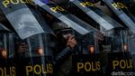 Detik-detik Bentrokan Pecah di Underpass Slipi