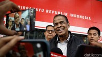 Fuad menepis biro travel miliknya mendapat kuota haji khusus tambahan hingga ribuan. Fuad menyebut pembagian kuota itu merupakan pemberian dari Arab Saudi kepada Indonesia sehingga harus dijaga.