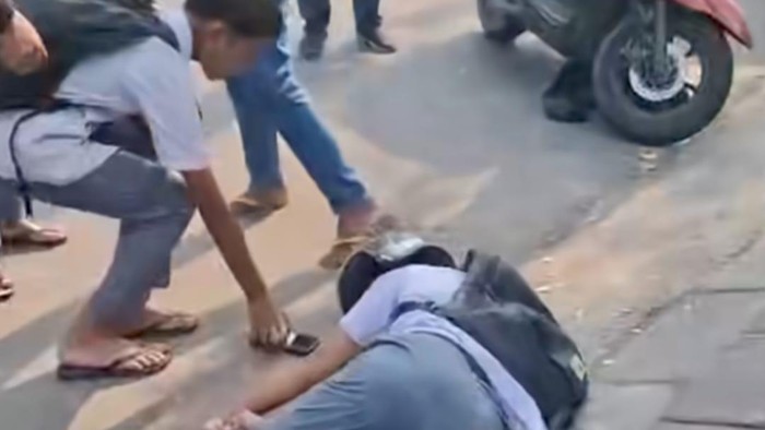Siswa SMK di Gowa dikeroyok sekelompok pelajar SMA hingga kejang-kejang.