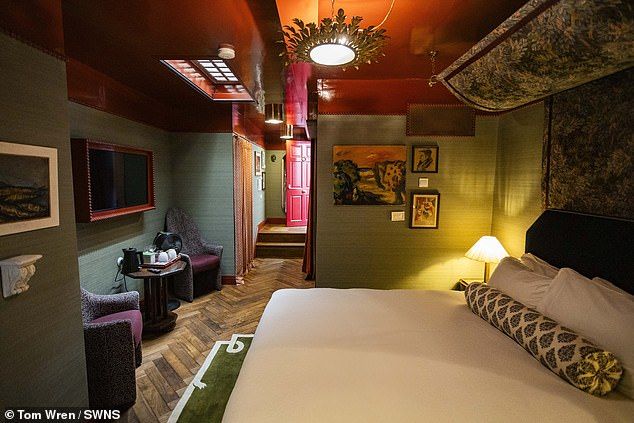 Hotel kekinian yang dulunya bekas toilet umum pria