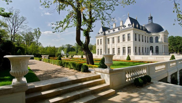 Pangeran MBS sudah dikenal sebagai salah satu orang terkaya di dunia. Tak hanya memiliki deretan mobil mewah dan kapal pesiar canggih, ia diketahui juga memiliki sebuah 'rumah' mewah yang harganya selangit.