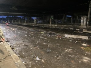 Jalan Pejompongan Porak-poranda Usai Ricuh Demo DPR, Batu-Kaca Berserakan