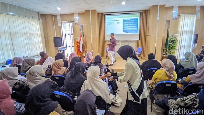 Kegiatan Bimtek Membaca Nyaring bagi Guru di Kabupaten Ciamis.