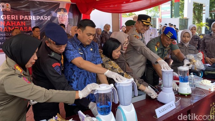 Kejaksaan Negeri (Kejari) Parepare, Sulawesi Selatan (Sulsel) memusnahkan barang rampasan dari 48 perkara yang telah berkekuatan hukum.