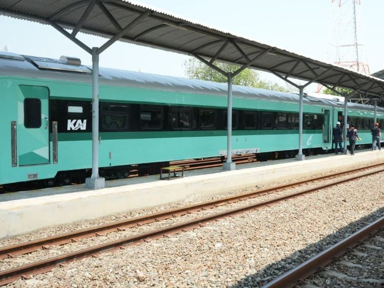 Penampakan Perdana Kereta Khusus Petani & Pedagang