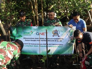 Merawat Pesisir Bali Lewat Aksi Tanam Mangrove di Lahan Kritis