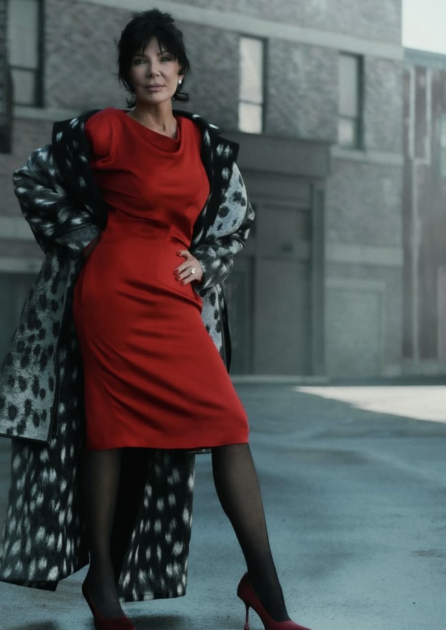 Kris mengungkap bahwa baginya, operasi plastik merupakan bentuk pribadi dalam merayakan proses penuaan. Bagi saya, inilah yang disebut menua dengan anggun. Ini versi saya, tegasnya kepada Vogue Arabia. Foto: dok. Vogue Arabia