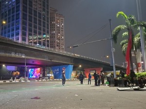 Massa Demo DPR Mulai Bubar, Lalin Tomang Arah Slipi Berangsur Normal