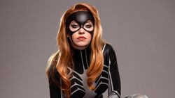 Kostum Spider-Girls dari Madame Web Lebih Menonjol Kostum Spider-Girls dari Madame Web Lebih Menonjol