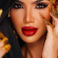 Hanin sendiri sudah bermigrasi ke AS sejak 2010. Sebelum jadi Miss Iraq, wanita yang bekerja di bidang keuangan juga pengusaha itu pernah menjadi finalis Miss Houston USA 2024 dan Miss Grand United States 2024.  Foto: Instagram @haninalqoreishy