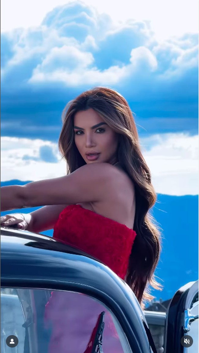 Selain cantik dan pintar, Hanin juga dikagumi karena aktivitas amalnya. Ia mendirikan Uplifted Hearts, sebuah lembaga nirlaba yang mendukung anak-anak yatim piatu dan pengungsi.  Foto: Instagram @haninalqoreishy