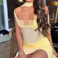 Partisipasi Hanin jadi sorotan setelah insiden Sarah Idan selfie dengan Miss Israel, Adar Gandelsman saat mengikut kontes kecantikan tersebut. Foto itu memicu ancaman pembunuhan dari para ekstremis hingga Sarah dan keluarga terpaksa mengasingkan diri. Foto: Instagram