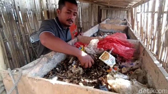 Muhammad Nashir alih profesi dari guru menjadi pengelola sampah