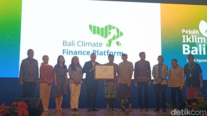 Peluncuran Bali Climate Finance Platform (BCFP) pada Forum Investasi Iklim 2025 di Sanur, Denpasar, Bali, pada Kamis (28/8/2025). (Foto: Ni Made Lastri Karsiani Putri/detikBali)