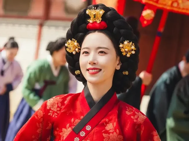 Pemain Drama Korea Bon Appetit Your Majesty