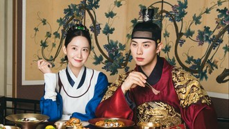 10 Drakor Komedi Romantis 2025 Paling Cocok Ditonton Saat Butuh Mood Booster