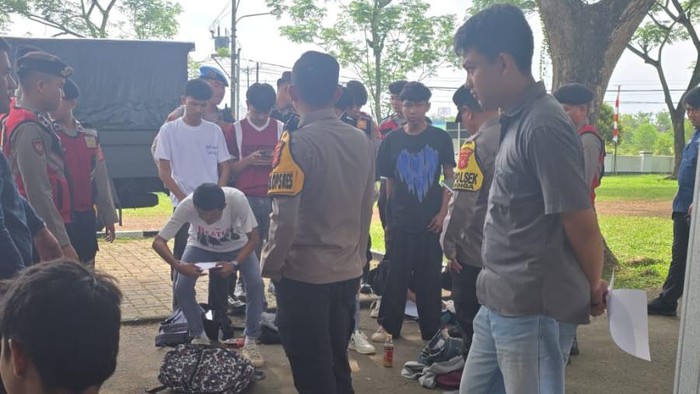 Polisi Amankan 76 Pelajar Bogor FOMO Hendak Ikut Demo ke Gedung DPR