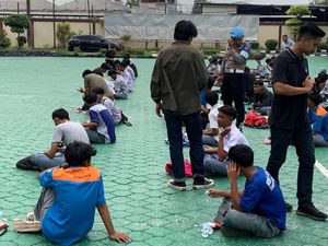 Polisi Amankan 44 Pelajar Karawang yang Hendak Demo di Gedung DPR
