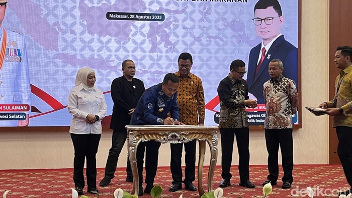 Penandatanganan hibah lahan pembangunan Politeknik POM di Sulsel, Kamis (28/8/2025).