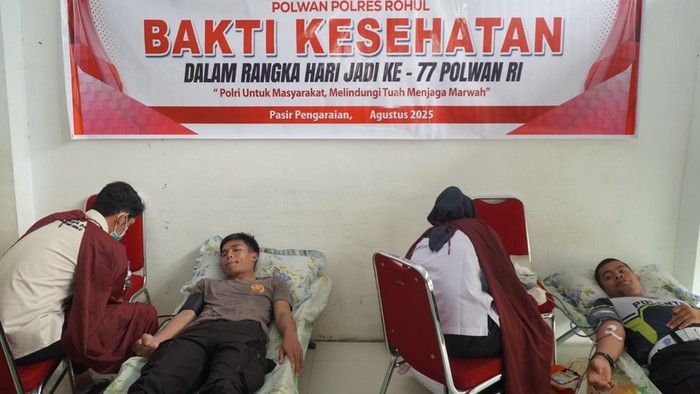 Polres Inhu menggelar donor darah menyambut HUT Polwan ke-77, Rabu (27/8/2025).