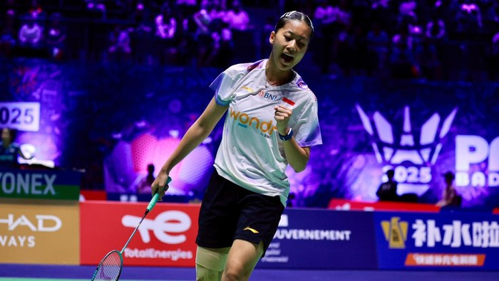 Pebulutangkis Indonesia Putri Kusuma Wardani lolos ke perempatfinal Kejuaraan Dunia BWF 2025.