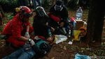 Ricuh di Pejompongan, Aksi Lempar Batu Dibalas Gas Air Mata