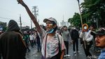 Ricuh di Pejompongan, Aksi Lempar Batu Dibalas Gas Air Mata