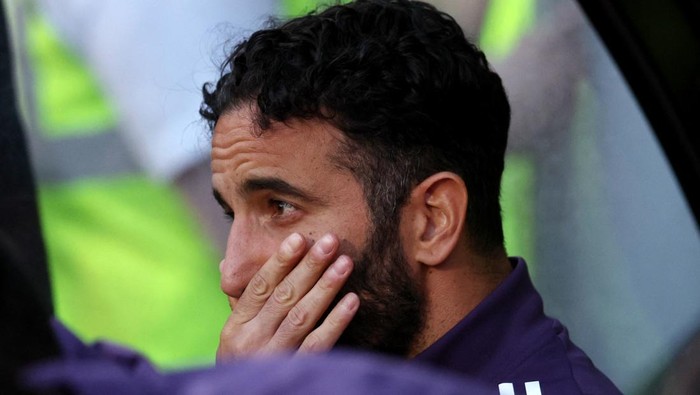 Ruben Amorim Soccer Football - Carabao Cup - Second Round - Grimsby Town v Manchester United - Blundell Park, Grimsby, Britain - August 27, 2025 Manchester United manager Ruben Amorim before the match REUTERS/Chris Radburn EDITORIAL USE ONLY. NO USE WITH UNAUTHORIZED AUDIO, VIDEO, DATA, FIXTURE LISTS, CLUB/LEAGUE LOGOS OR LIVE SERVICES. ONLINE IN-MATCH USE LIMITED TO 120 IMAGES, NO VIDEO EMULATION. NO USE IN BETTING, GAMES OR SINGLE CLUB/LEAGUE/PLAYER PUBLICATIONS. PLEASE CONTACT YOUR ACCOUNT REPRESENTATIVE FOR FURTHER DETAILS..