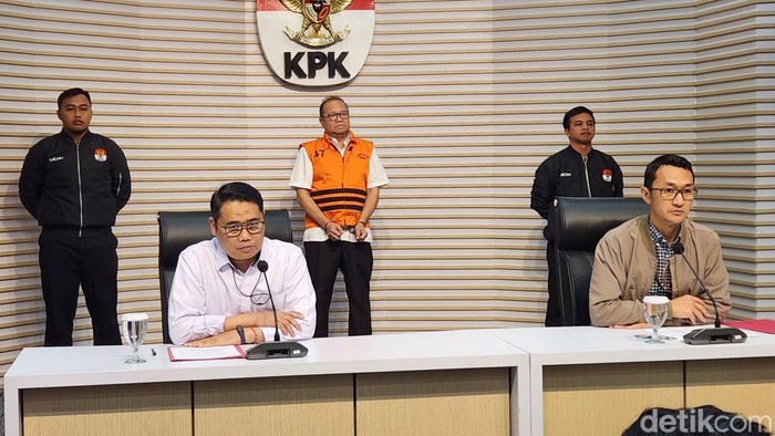 Salah satu tersangka kasus korupsi dana LPEI, Hendarto, menggunakan uang kredit yang diberikan ke perusahaannya sebesar Rp 150 miliar untuk judi. (Adrial/detikcom)