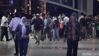 Stasiun Kebayoran sibuk melayani penumpang KRL tujuan hingga Stasiun Rangkasbitung. 