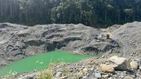 Bentuk aliran sungai telah berubah menjadi kolam-kolam besar. Beberapa di antaranya dibiarkan begitu saja tanpa ada upaya perbaikan, menambah kerusakan ekosistem sekitar.  