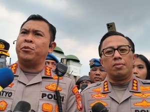 Polisi Tegaskan Demo Massa Buruh di Depan DPR Berjalan Kondusif