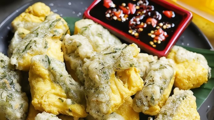 Sepiring tahu aci khas Tegal beserta sambal kecap