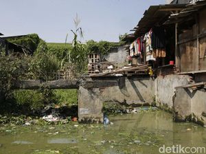 Ribuan Makam di Kampung Apung Jakbar Hilang Ditelan Banjir Abadi