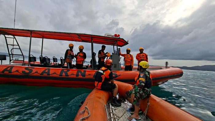 Tim saat melakukan pencarian nelayan di Lampung.