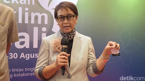 Utusan Khusus Sekretaris Jenderal PBB untuk Air, Retno Marsudi dalam kegiatan Forum Investasi Iklim 2025 di Sanur, Denpasar, Bali pada Kamis (28/8/2025). (Ni Made Lastri Karsiani Putri-detikBali)