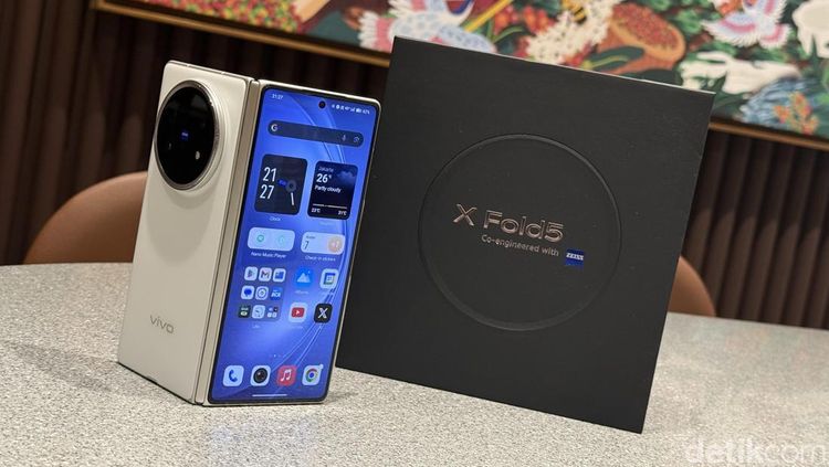 Wujud Vivo X Fold5, HP Layar Lipat Tipis Baterai Besar Harga Rp 25 Juta