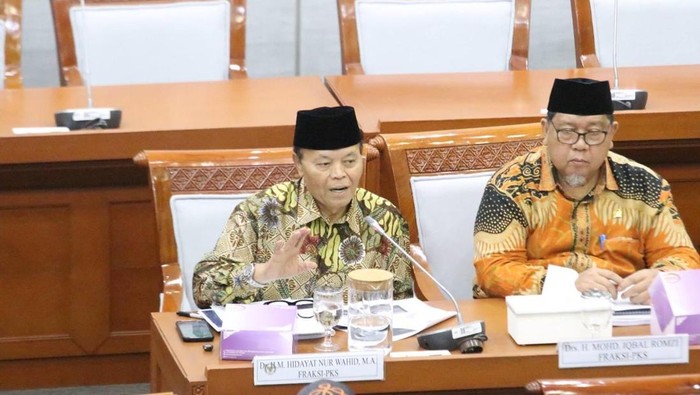 Wakil Ketua MPR RI Hidayat Nur Wahid (HNW)