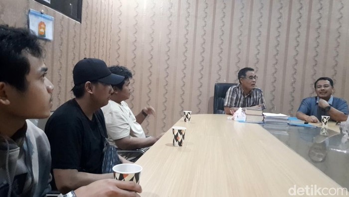 Warga Brebes pekerja migran korban TPPO transit di kantor Dinperinaker