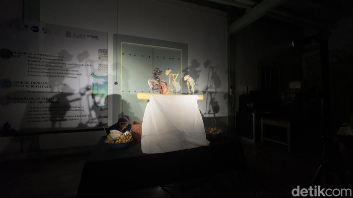 Wayang bengkong merupakan kesenian asal Lasem yang telah ada sejak tahun 1700-an, Kamis (28/8/2025).