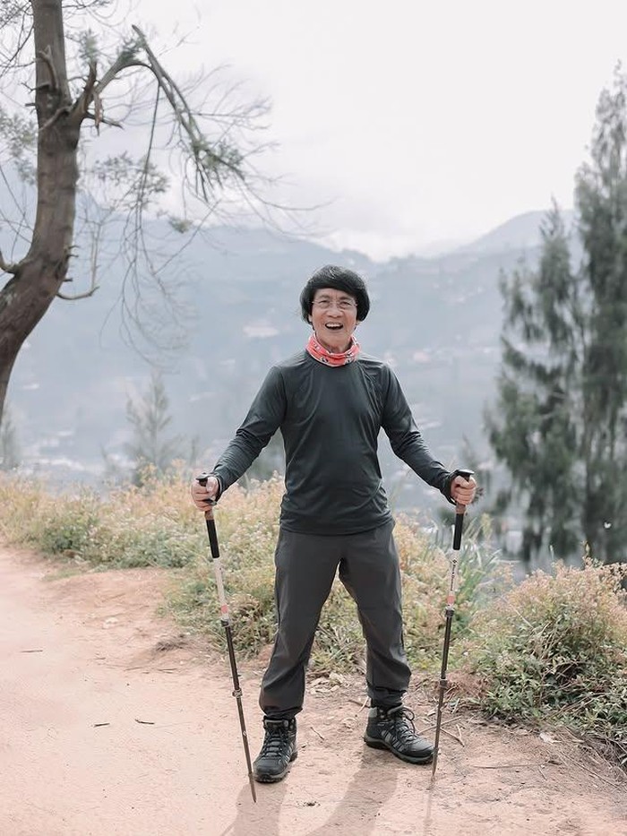 5 Potret Kak Seto Naik Gunung di Usia 74 Tahun 5 Potret Kak Seto Naik Gunung di Usia 74 Tahun