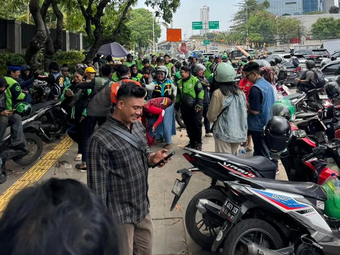 Andovi Da Lopez Andovi Da Lopez ke pemakaman Affan Kurniawan di TPU Karet Bivak, Jumat (29/8/2025).