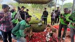 Andovi da Lopez Turut ke Makam Affan Kurniawan: Beri Semangat Teman Ojol