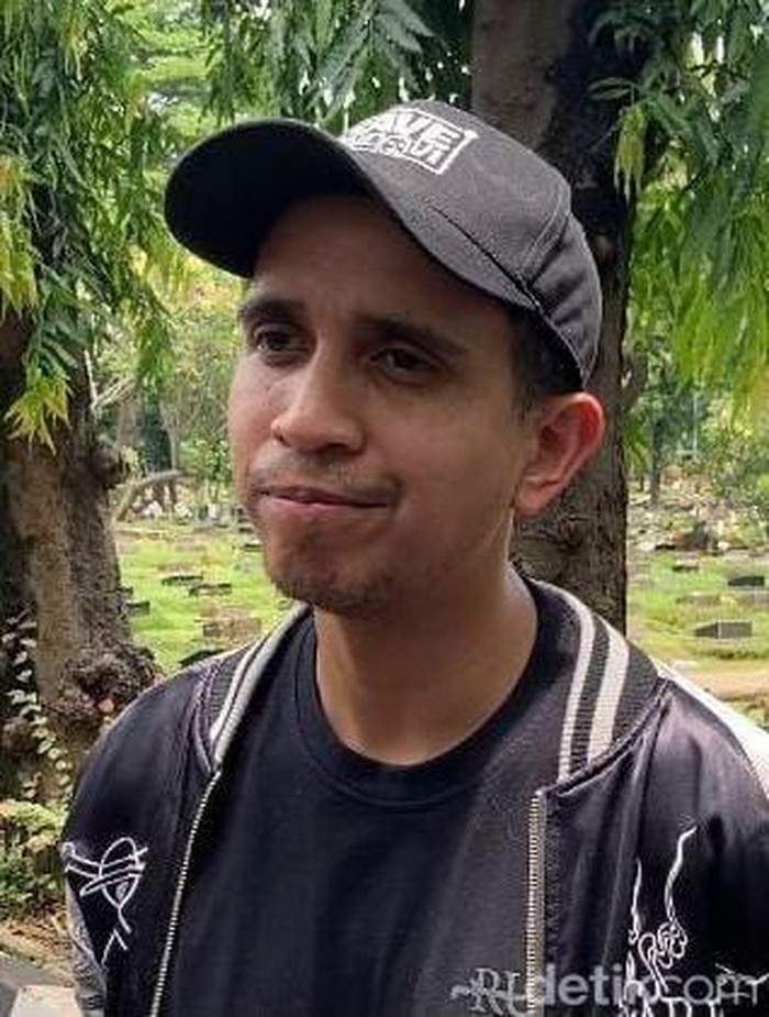Andovi Da Lopez ke pemakaman Affan Kurniawan di TPU Karet Bivak, Jumat (29/8/2025).