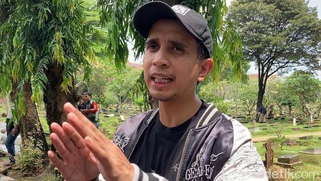 Andovi Da Lopez Turut ke Makam Affan Kurniawan: Beri Semangat Teman Ojol